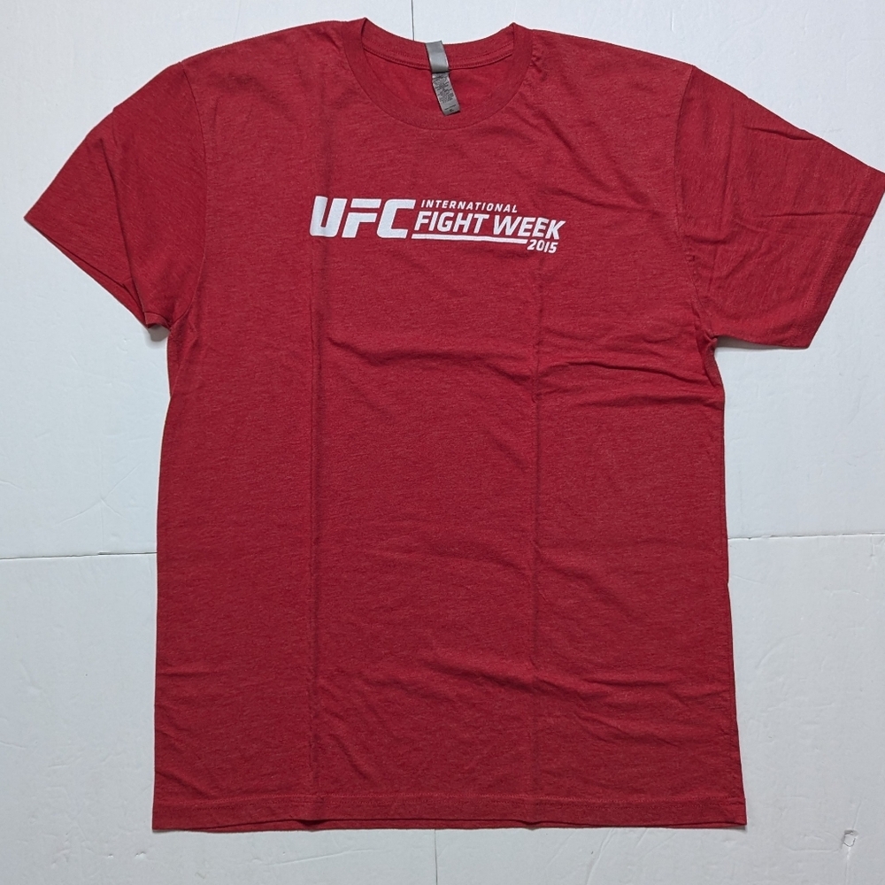 UFC International Fight Week 2015 staff t shirt. Men's large. Used. Men's XL